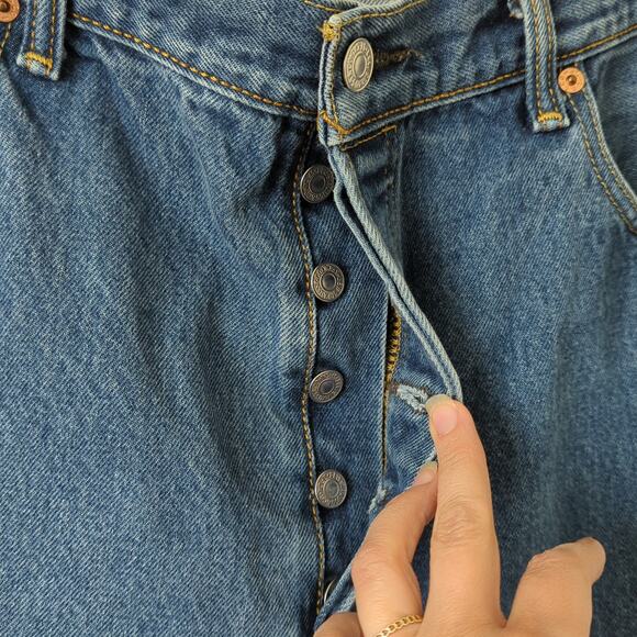 Levi's Men's 501 Jeans 38x28 100% Cotton Button Fly Denim Straight Leg - Picture 2 of 6